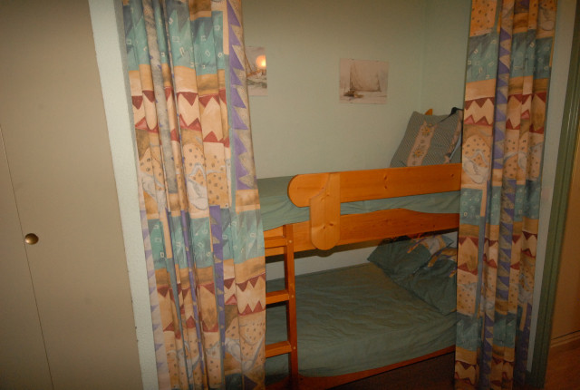 _lv_images__lot_0000000057_06_285565