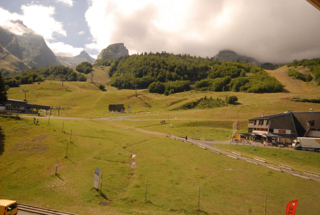 _lv_images__lot_0000000057_10_294411