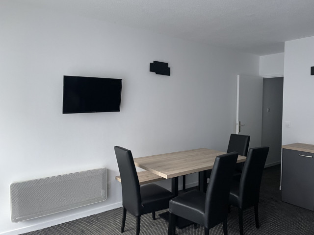 _lv_images__lot_0000000063_03_283402