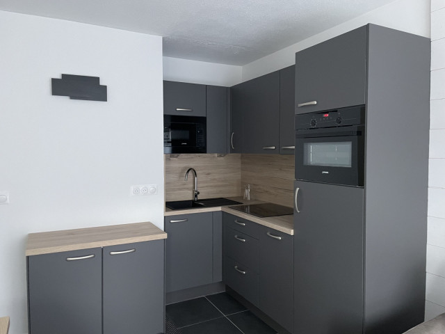 _lv_images__lot_0000000063_04_294461