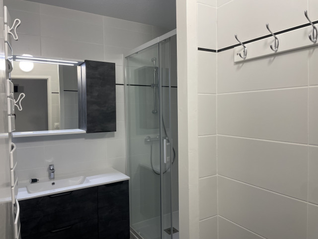 _lv_images__lot_0000000063_05_289952