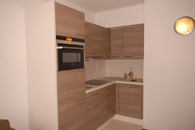 _lv_images__lot_0000000079_03_285612