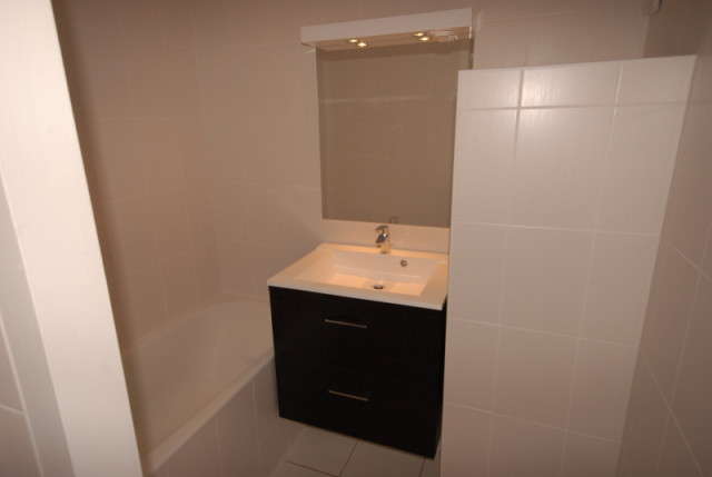 _lv_images__lot_0000000079_05_294435