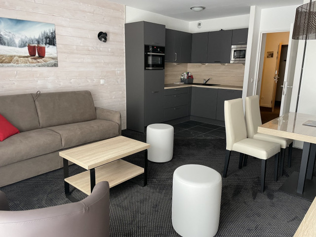 _lv_images__lot_0000000103_04_336758