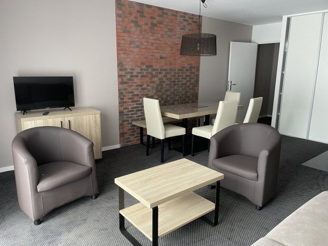 _lv_images__lot_0000000105_08_353438