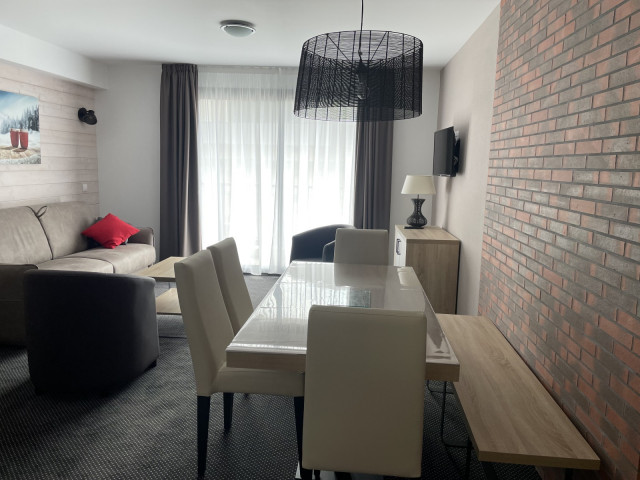 _lv_images__lot_0000000106_06_326275