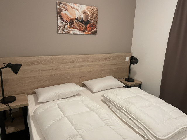 _lv_images__lot_0000000106_07_354620