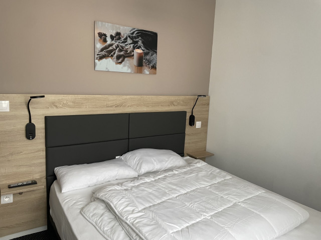 _lv_images__lot_0000000107_08_326043