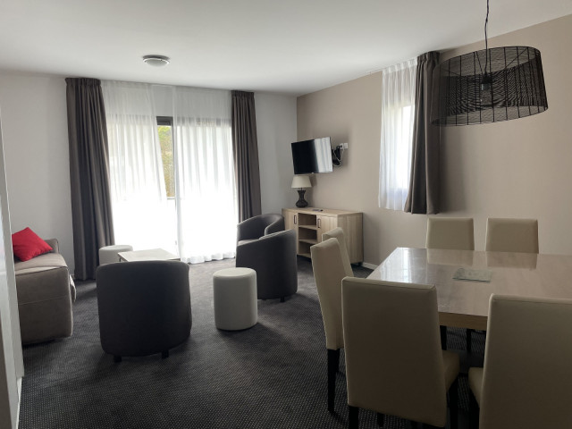 _lv_images__lot_0000000108_03_331857