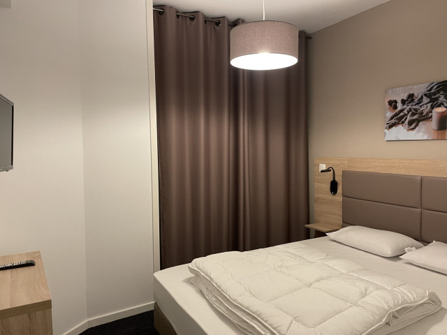 _lv_images__lot_0000000108_06_326196