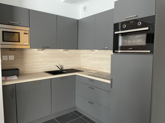 _lv_images__lot_0000000108_08_350204