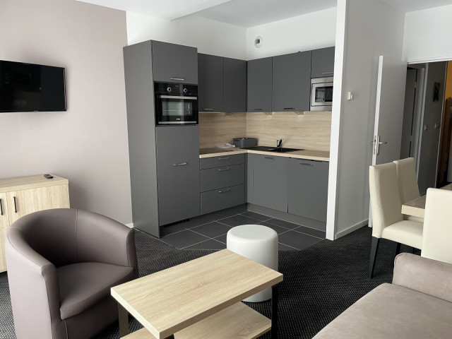 _lv_images__lot_0000000109_01_324287