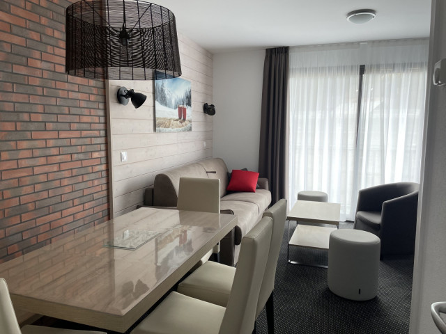 _lv_images__lot_0000000109_08_352177