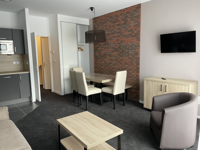 _lv_images__lot_0000000110_03_350392