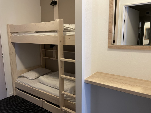 _lv_images__lot_0000000110_07_339576