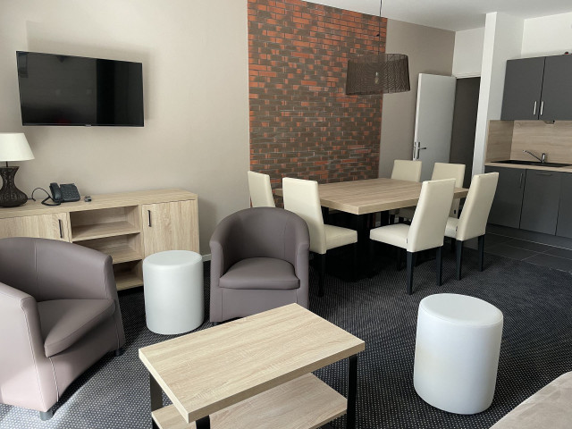 _lv_images__lot_0000000114_03_329059