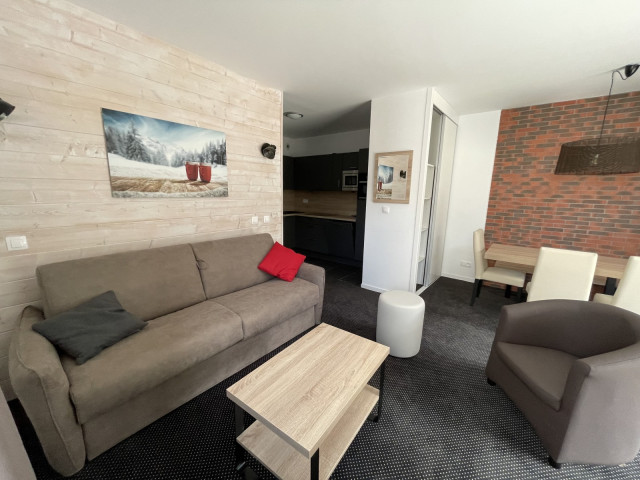 _lv_images__lot_0000000115_01_348287