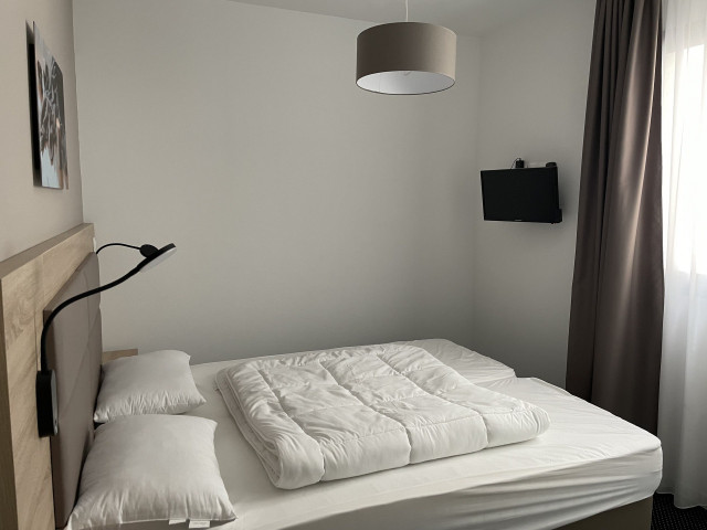 _lv_images__lot_0000000115_09_317906