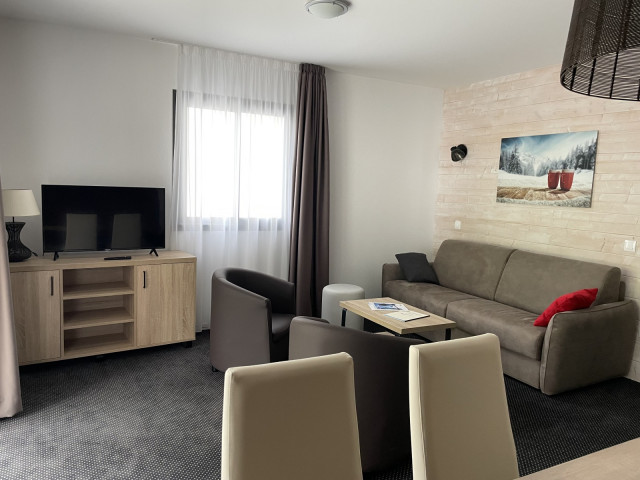 _lv_images__lot_0000000115_12_317909