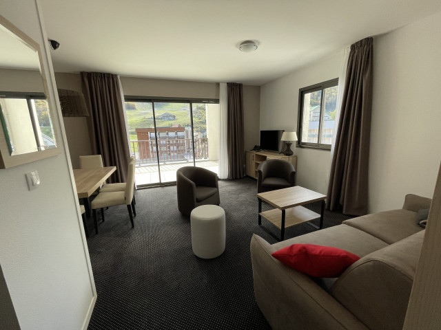 _lv_images__lot_0000000115_13_326433