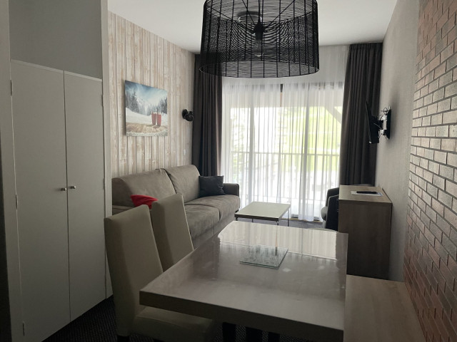 _lv_images__lot_0000000118_09_317976