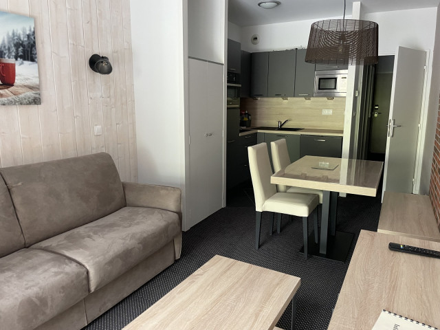 _lv_images__lot_0000000119_03_322434