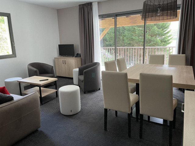 _lv_images__lot_0000000120_02_346815