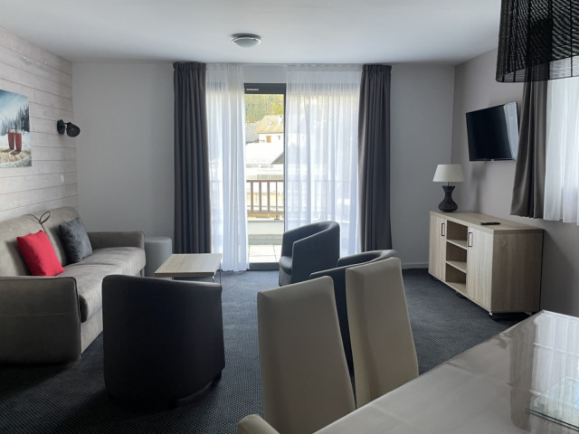 _lv_images__lot_0000000121_02_350337