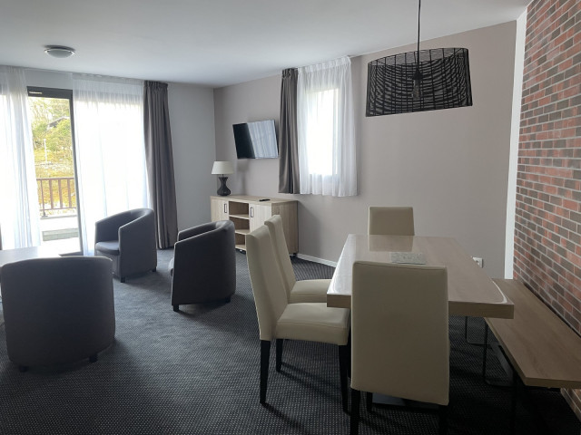 _lv_images__lot_0000000121_03_347213