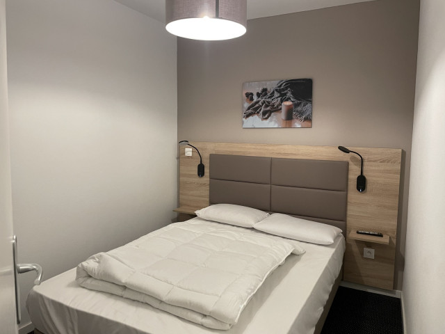 _lv_images__lot_0000000121_07_350342