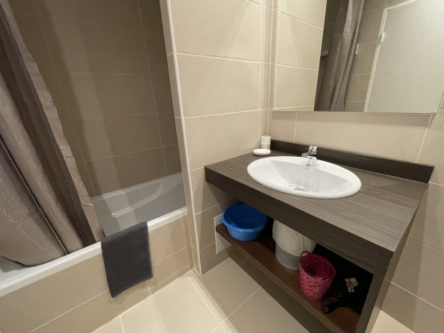 _lv_images__lot_0000000121_10_350345