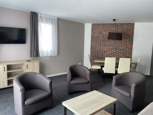 _lv_images__lot_0000000121_12_320190