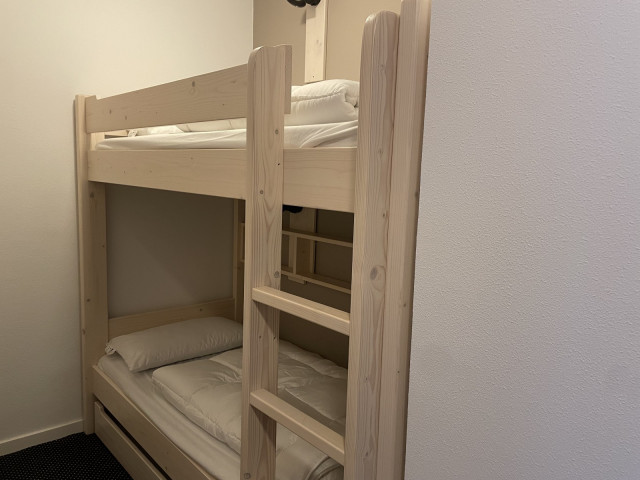 _lv_images__lot_0000000122_08_344299