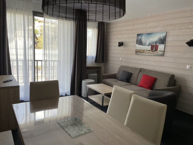 _lv_images__lot_0000000123_02_347118