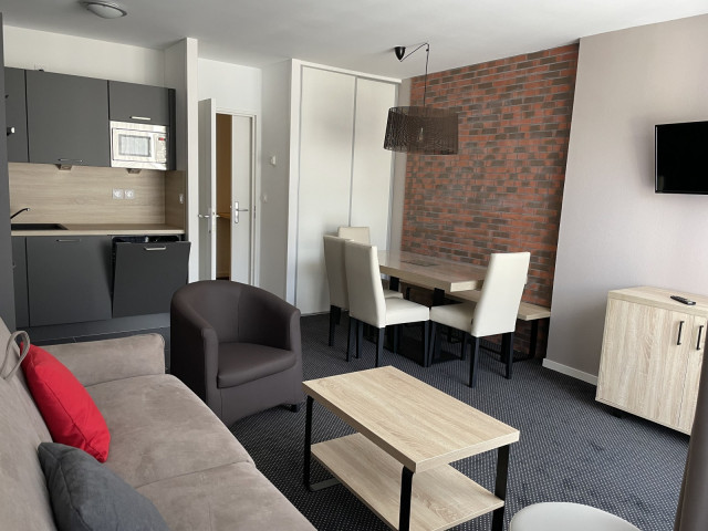 _lv_images__lot_0000000123_03_326239