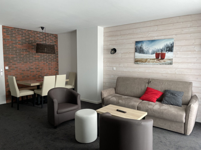 _lv_images__lot_0000000125_01_348265