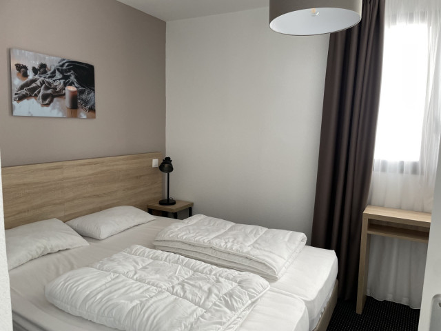 _lv_images__lot_0000000126_08_331914