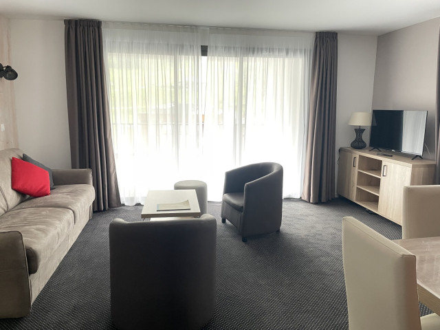 _lv_images__lot_0000000127_03_344060