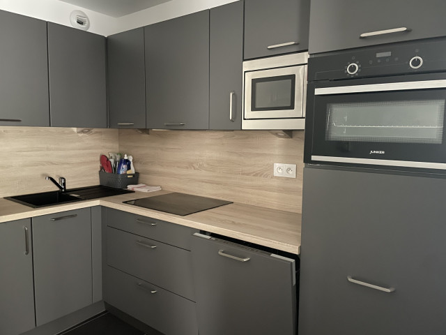 _lv_images__lot_0000000127_06_344063