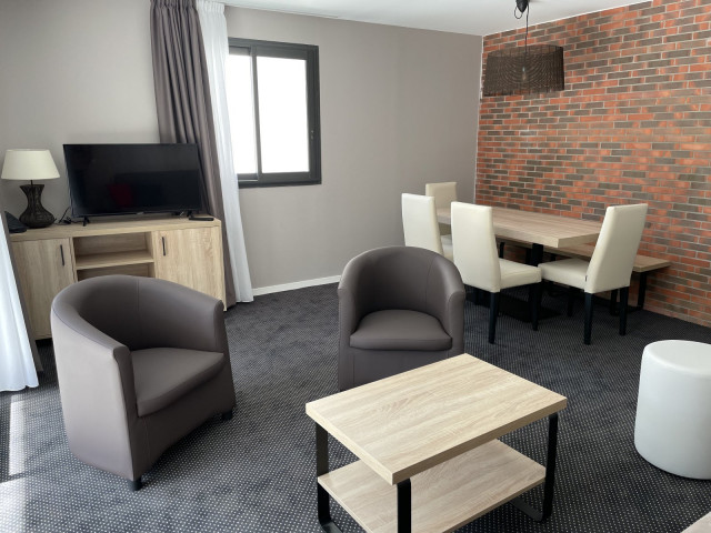 _lv_images__lot_0000000127_10_324148