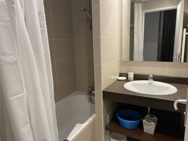 _lv_images__lot_0000000127_11_352360