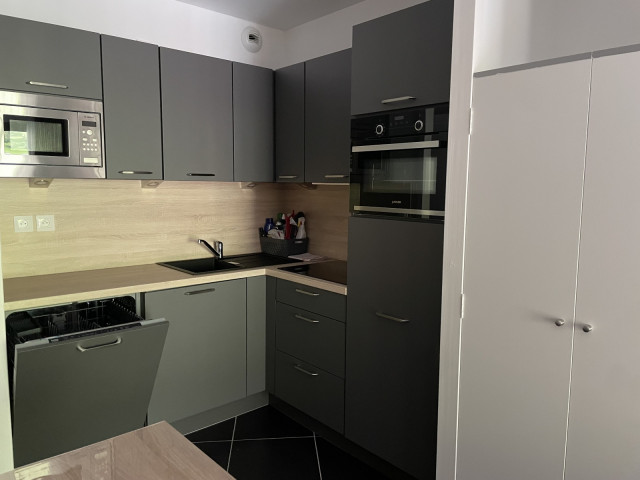 _lv_images__lot_0000000128_06_352563