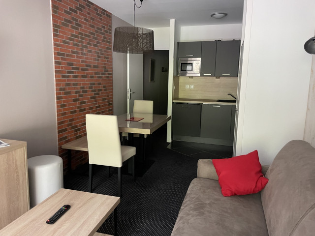 _lv_images__lot_0000000128_11_319118