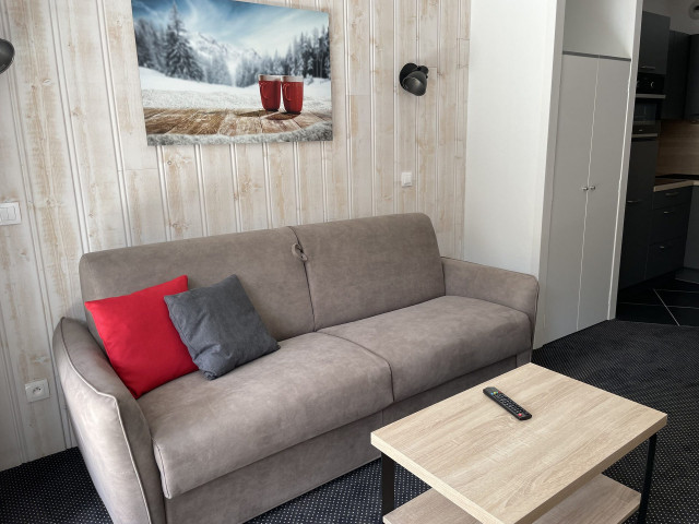 _lv_images__lot_0000000129_09_352451