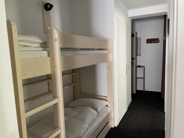 _lv_images__lot_0000000132_09_331888