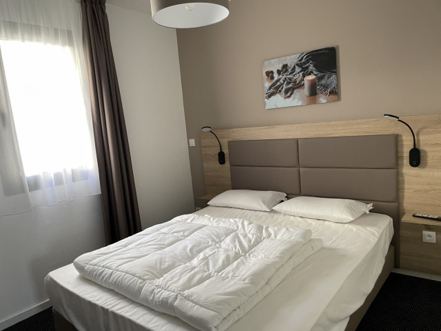 _lv_images__lot_0000000133_08_468801