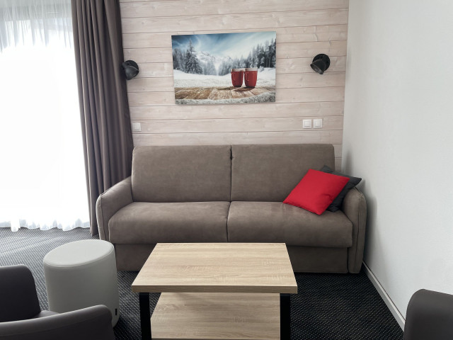 _lv_images__lot_0000000136_14_460796