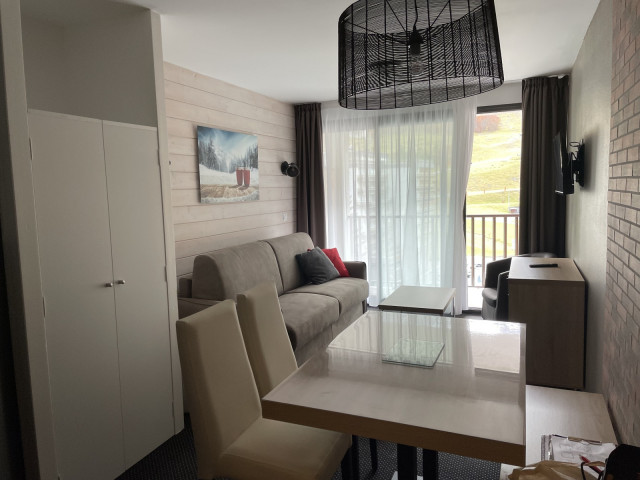 _lv_images__lot_0000000139_01_488521