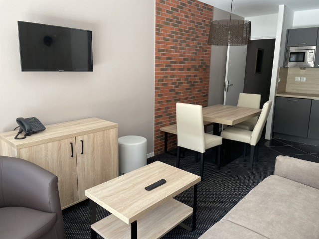 _lv_images__lot_0000000139_03_333439