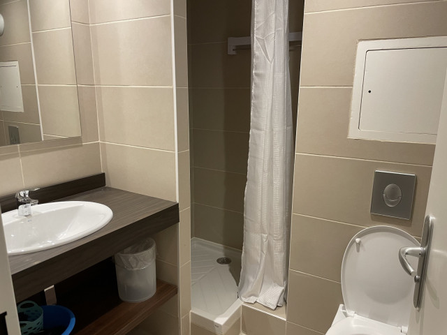 _lv_images__lot_0000000140_07_354702